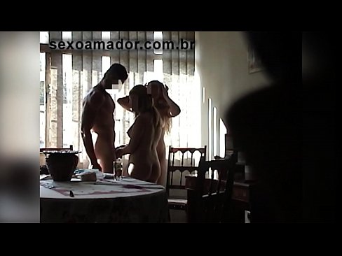 ❤️ Inimbitahan ng mga sex friends ang isang higanteng lalaki at isang threesome kasama niya ❌ Fucking video  sa tl.sexogolic-info.ru ❌
