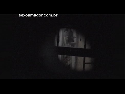❤️ Si Blondie ay lihim na nakunan ng video ng isang voyeur ng kapitbahayan na nakatago sa likod ng mga guwang na brick ❌ Fucking video  sa tl.sexogolic-info.ru ❌